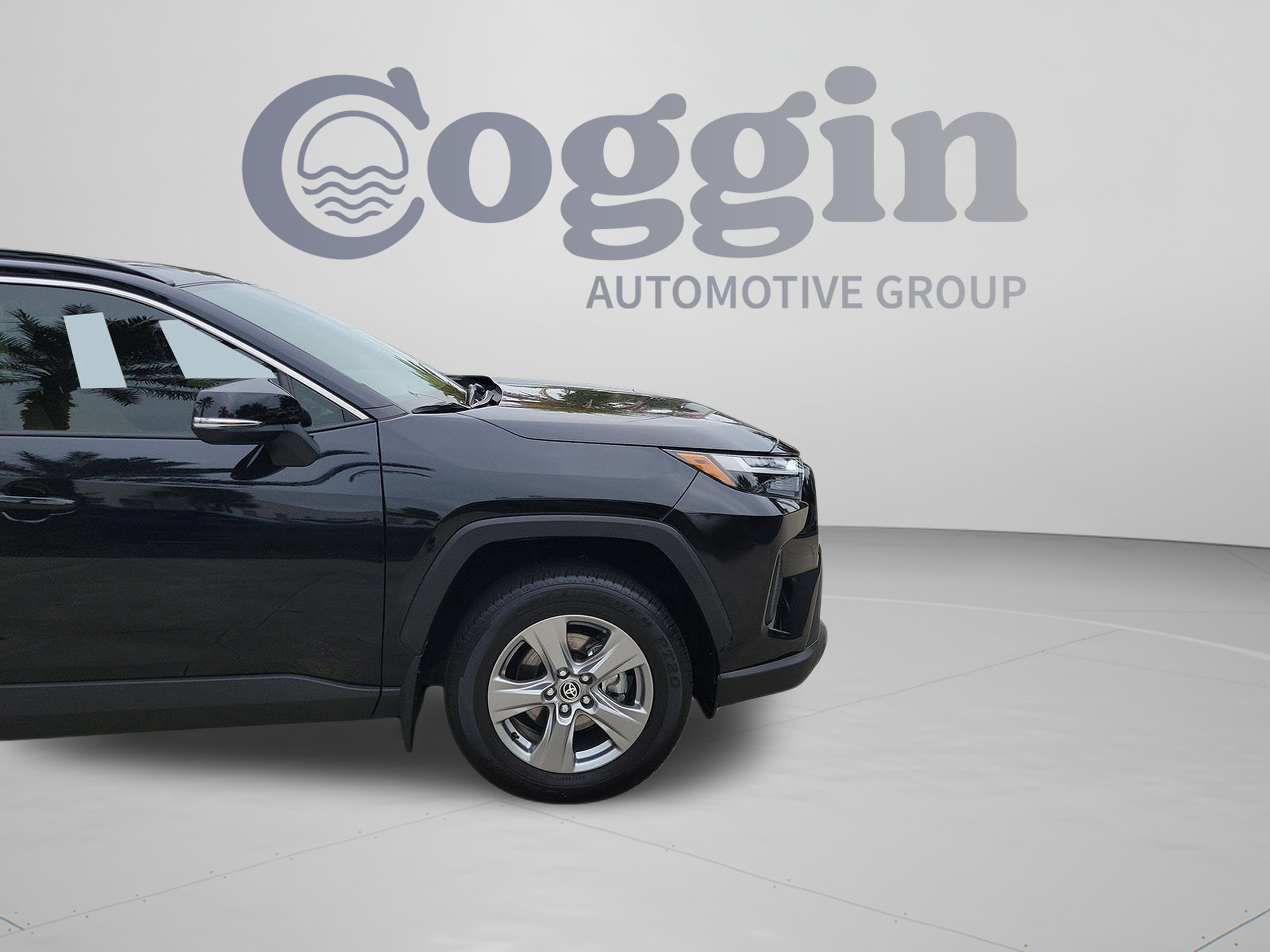Used 2025 Toyota RAV4 LE AWD/4WD image 31
