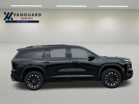 Used 2024 Chevrolet Traverse Z71 w/ Enhanced Driving Package image 7