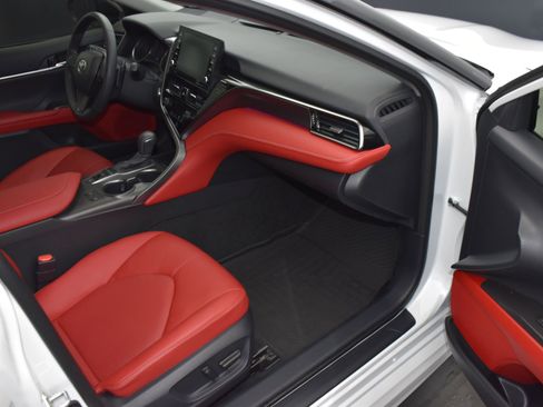 Used 2023 Toyota Camry XSE image 11