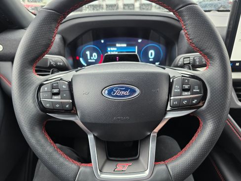 Certified 2025 Ford Explorer ST image 15