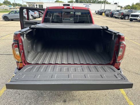 Used 2018 GMC Sierra 1500 SLT AWD/4WD image 21