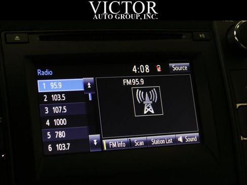 Used 2017 Toyota Camry SE image 24