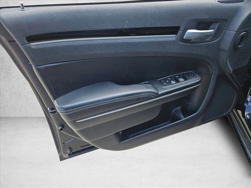 Used 2019 Chrysler 300 S image 13