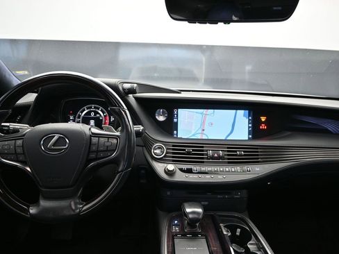 Used 2020 Lexus LS 500 w/ Interior Upgrade Package image 19