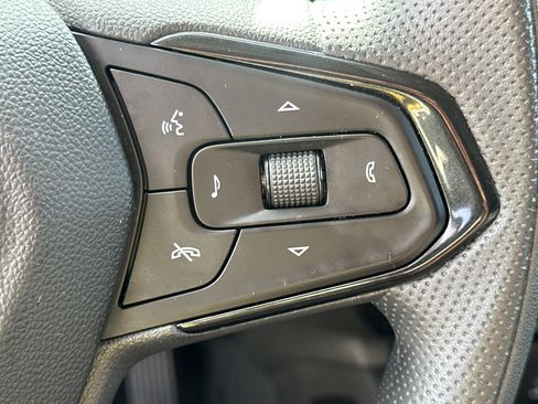 Used 2025 Chevrolet TrailBlazer LT FWD image 25