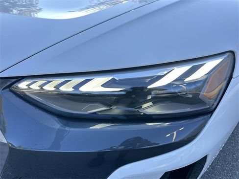 Used 2022 Audi e-tron GT Premium Plus image 9