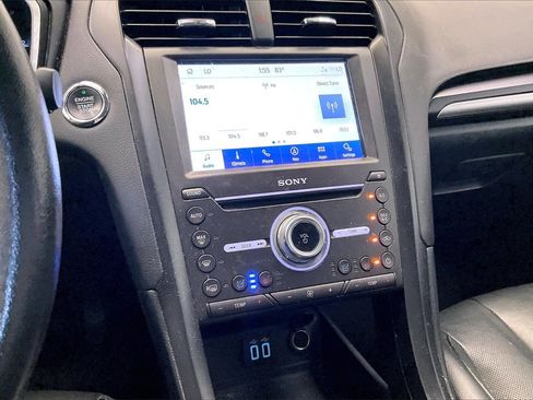 Used 2019 Ford Fusion Titanium image 5