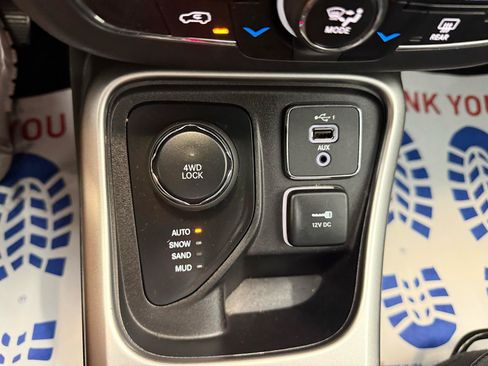 Used 2021 Jeep Compass Latitude AWD/4WD image 28