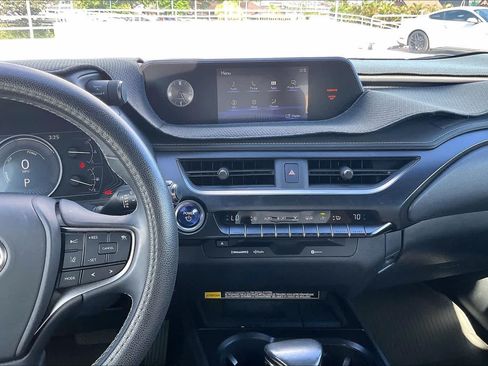 Used 2019 Lexus UX 250h FWD image 15