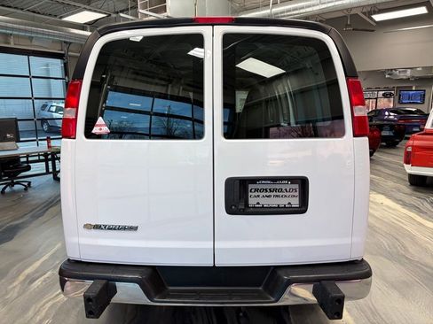 Used 2022 Chevrolet Express 2500 w/ Driver Convenience Package image 21