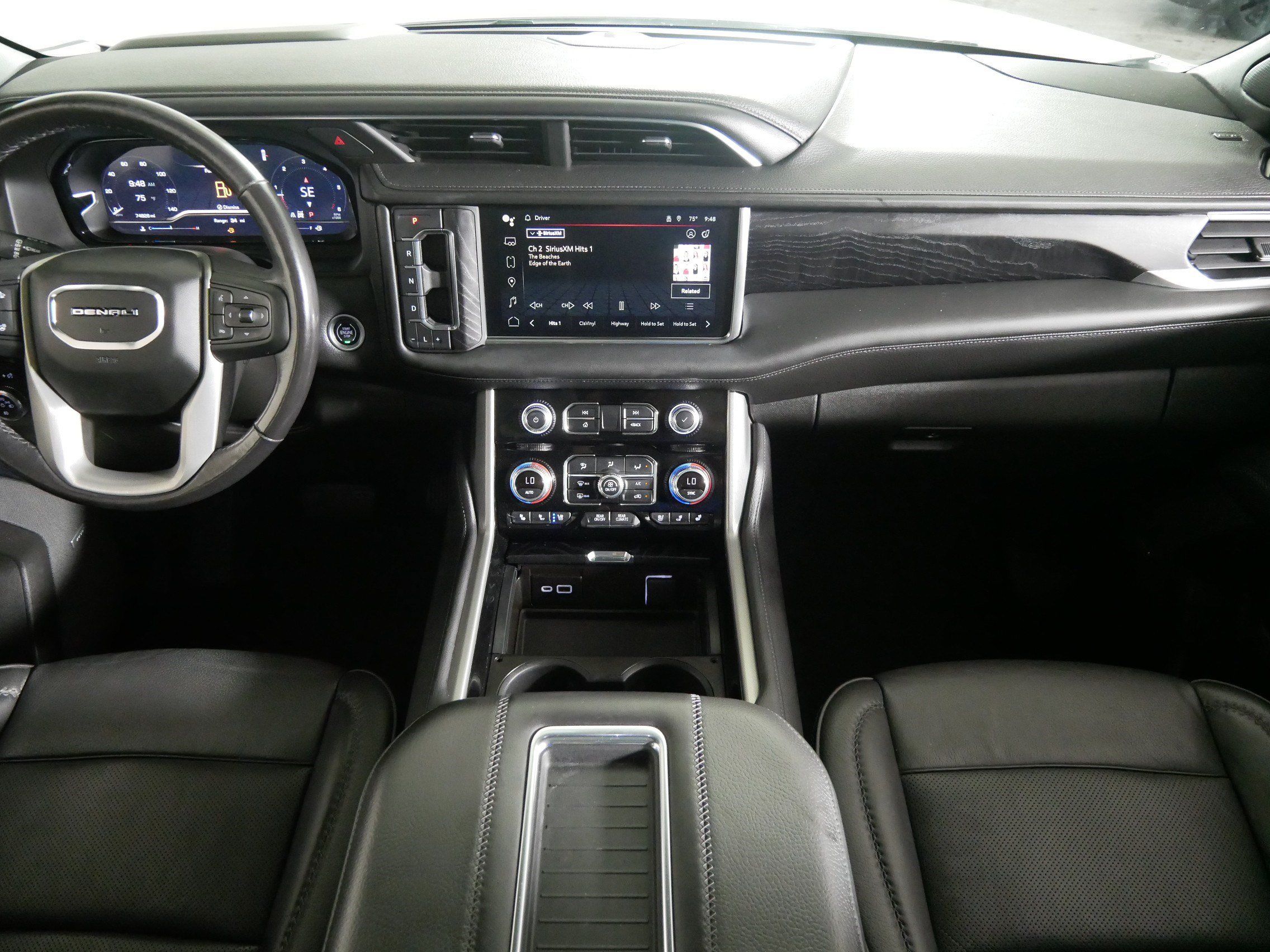 Certified 2022 GMC Yukon Denali w/ Denali Premium Package AWD/4WD image 10