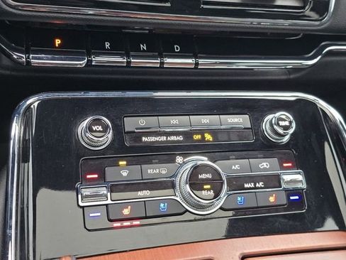 Used 2021 Lincoln Navigator L Reserve image 6