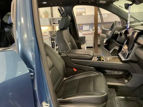 Used 2025 GMC Acadia Denali w/ Super Cruise Package AWD/4WD image 23