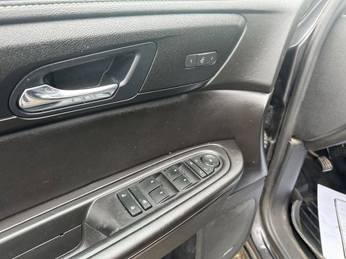 Used 2016 Chevrolet Traverse LT image 19