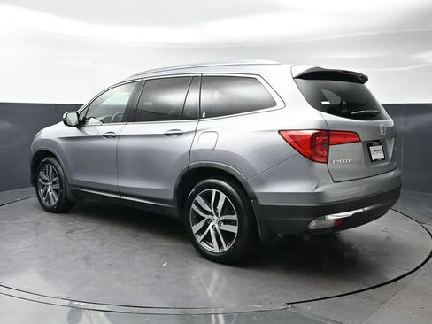 Used 2017 Honda Pilot Touring image 7