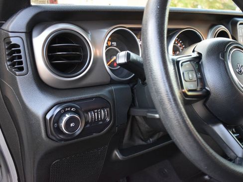 Used 2018 Jeep Wrangler Unlimited Sport AWD/4WD image 19