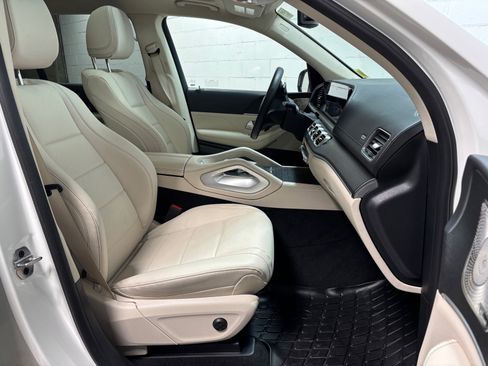 Used 2023 Mercedes-Benz GLS 450 4MATIC image 30