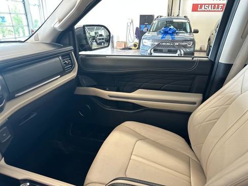 Used 2024 Ford Expedition Max Platinum AWD/4WD image 28