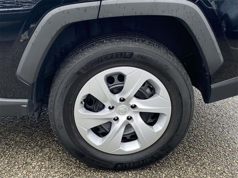 Used 2024 Toyota RAV4 LE image 8