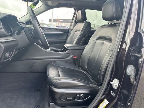 Used 2022 Jeep Grand Cherokee L Limited image 18