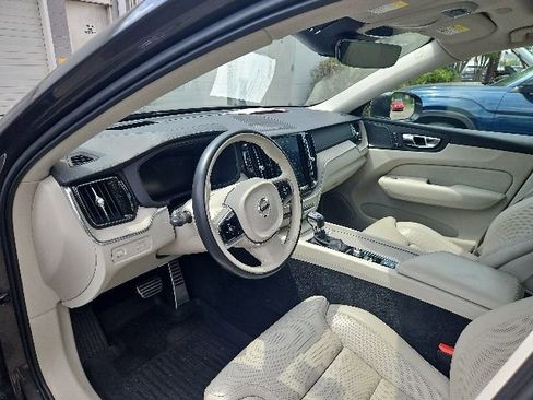 Used 2019 Volvo XC60 T5 Inscription w/ Protection Package Premier FWD image 10