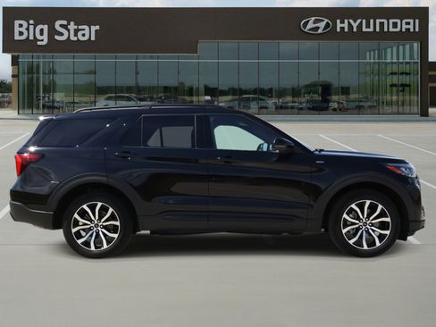 Used 2025 Ford Explorer ST-Line image 7