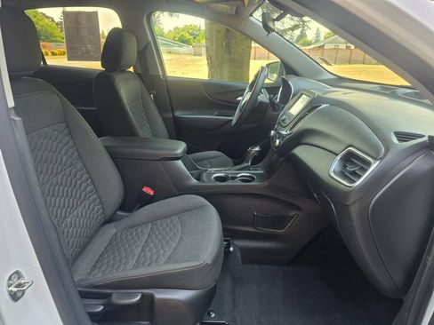 Used 2018 Chevrolet Equinox LT FWD image 13