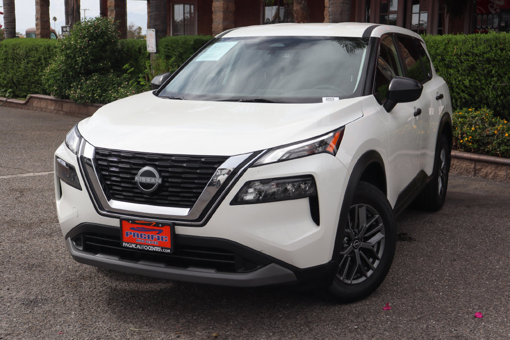 Used 2023 Nissan Rogue S FWD image 4