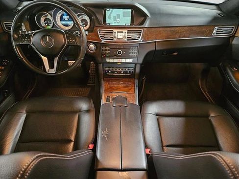 Used 2016 Mercedes-Benz E 350 Sedan image 19