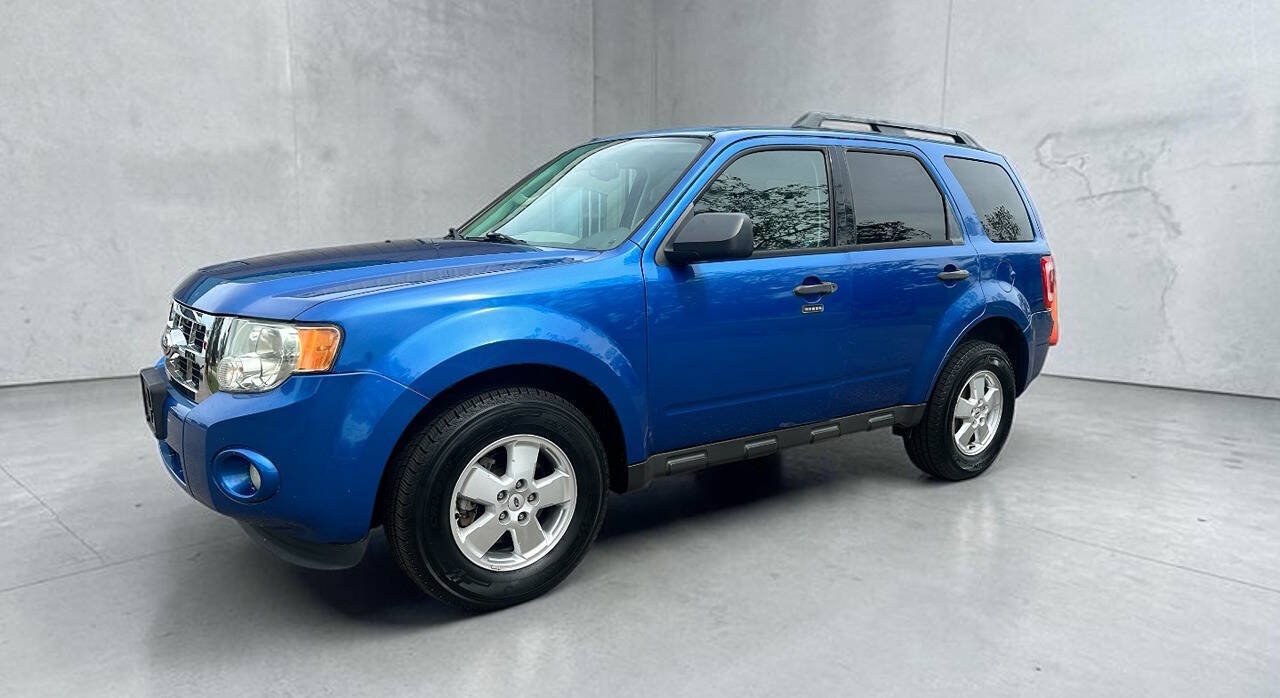 Used 2012 Ford Escape XLT FWD image 1