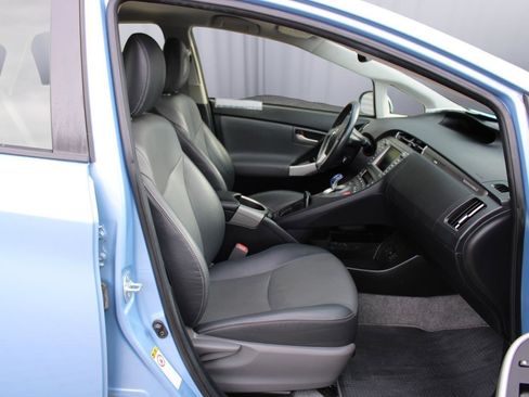 Used 2015 Toyota Prius Prime Advanced image 35