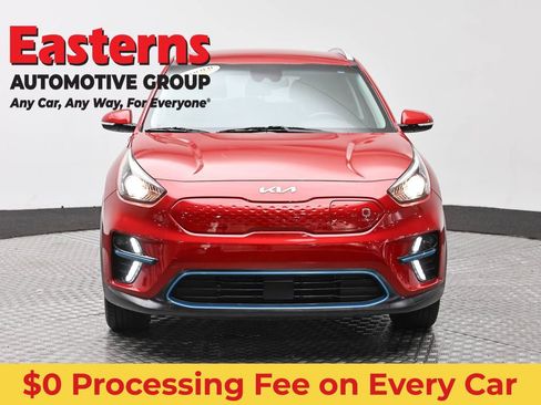 Used 2022 Kia Niro EX w/ Cold Weather Package FWD image 2