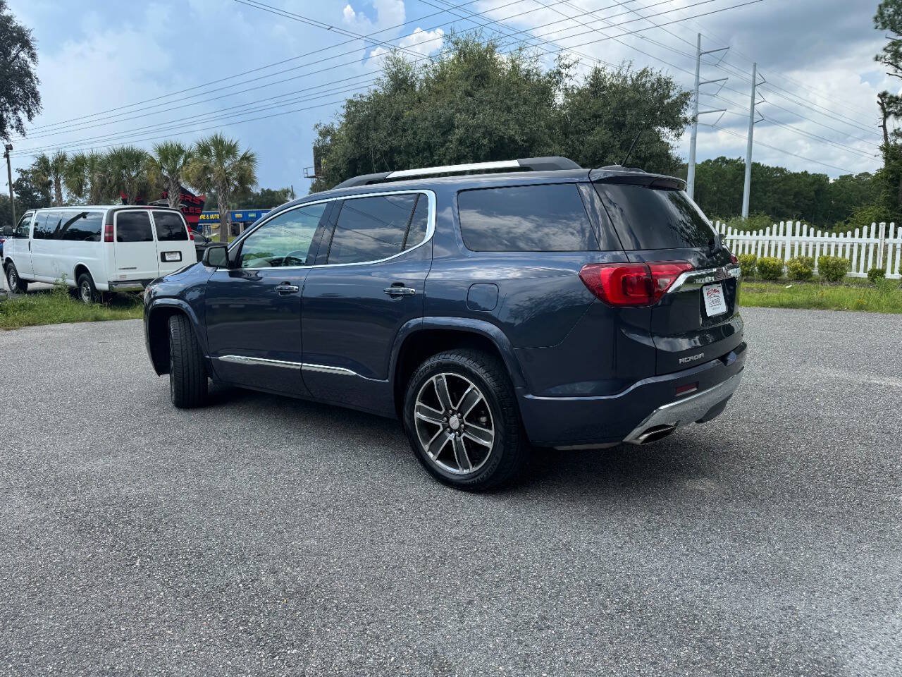 Used 2018 GMC Acadia Denali w/ Technology Package AWD/4WD image 31