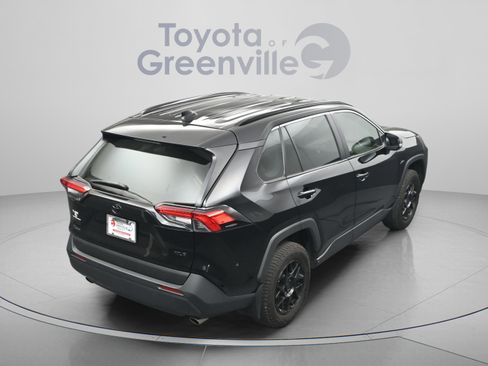 Used 2025 Toyota RAV4 XLE image 15