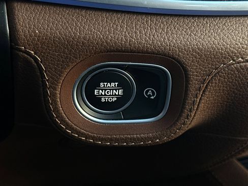 Used 2024 Mercedes-Benz GLE 350 4MATIC image 34