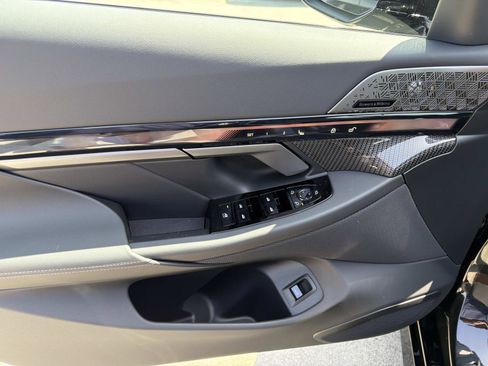 New 2026 BMW i5 eDrive40 w/ M Sport Package image 13