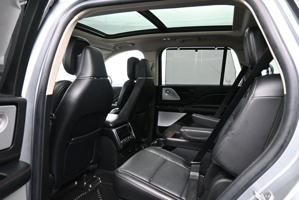 Used 2022 Lincoln Aviator Reserve w/ Equipment Group 201A AWD/4WD image 24
