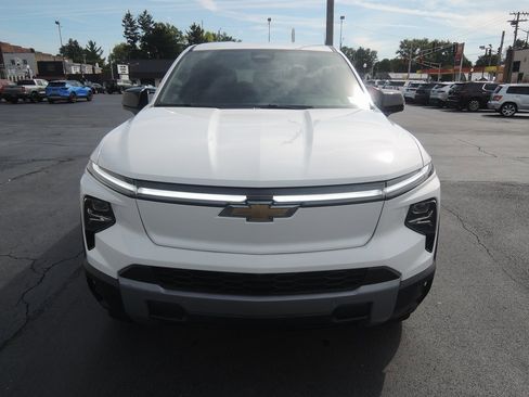 New 2025 Chevrolet Silverado EV LT image 3