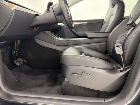 Used 2025 Tesla Model Y Long Range AWD/4WD image 13