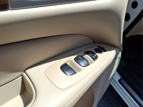 Used 2018 Nissan Pathfinder Platinum AWD/4WD image 43