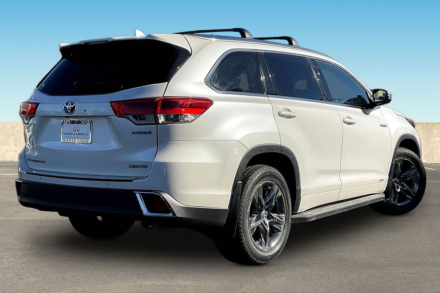 Used 2017 Toyota Highlander Limited Platinum AWD/4WD image 5