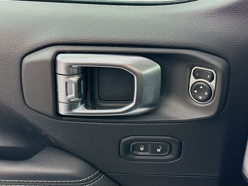 Used 2023 Jeep Wrangler Sahara w/ Cold Weather Group image 15