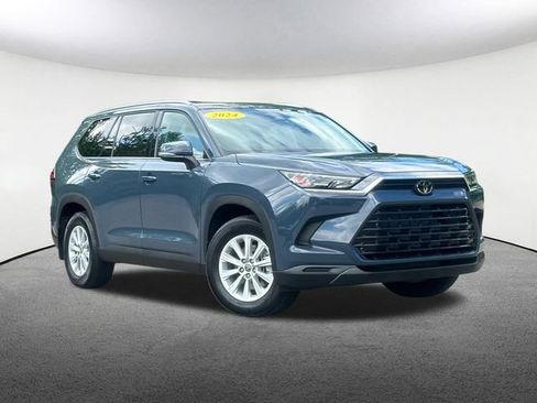 Used 2024 Toyota Grand Highlander AWD image 2