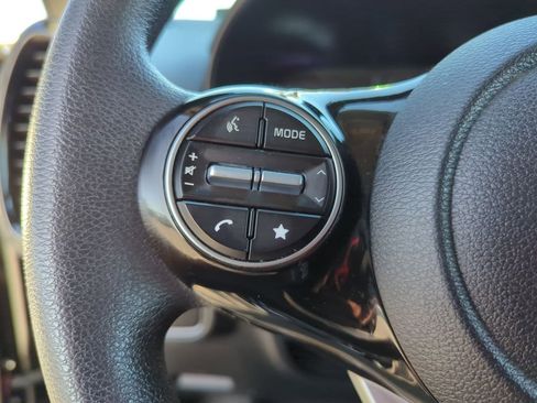Used 2023 Kia Soul S image 12