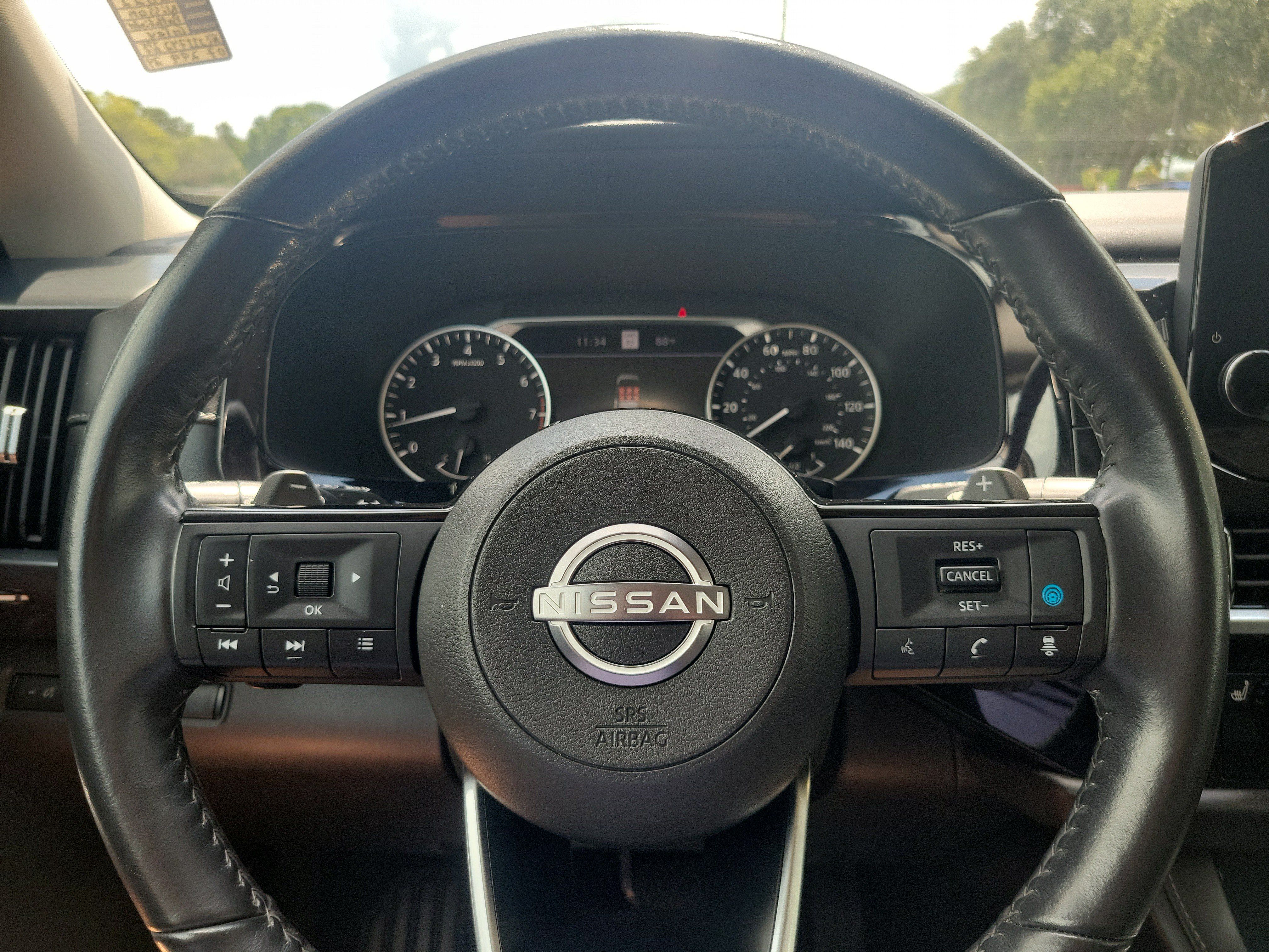 Used 2022 Nissan Pathfinder SL FWD image 17