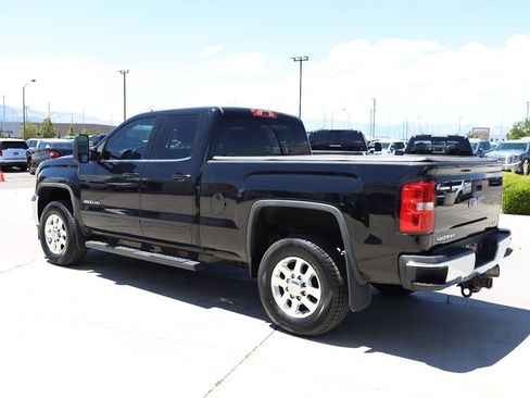 Used 2015 GMC Sierra 2500 SLE w/ SLE Preferred Package AWD/4WD image 4