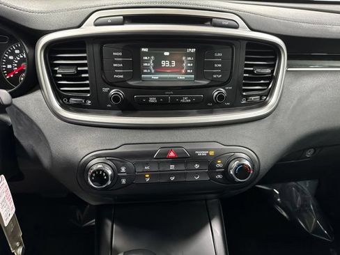 Used 2016 Kia Sorento AWD image 15