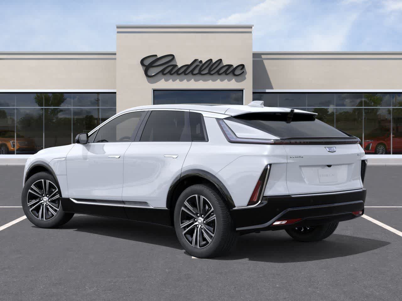 Used 2027 Cadillac Lyriq Luxury w/ LPO, Floor Liner Package AWD/4WD image 3
