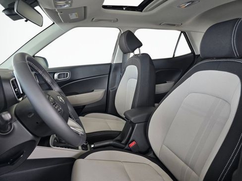 New 2026 Hyundai Venue SEL FWD image 15
