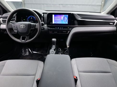 Used 2025 Toyota Camry LE image 17